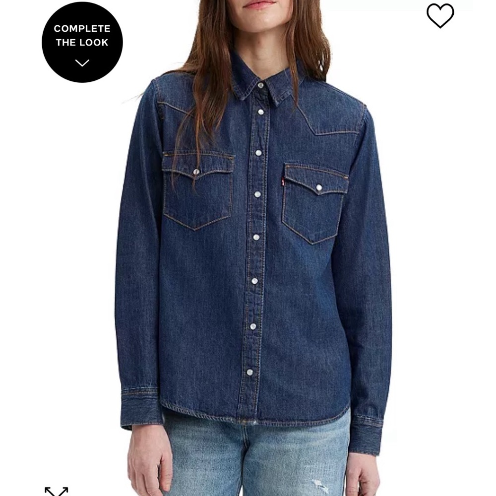 ☀️ SOLD ☀️Levi’s denim button down
